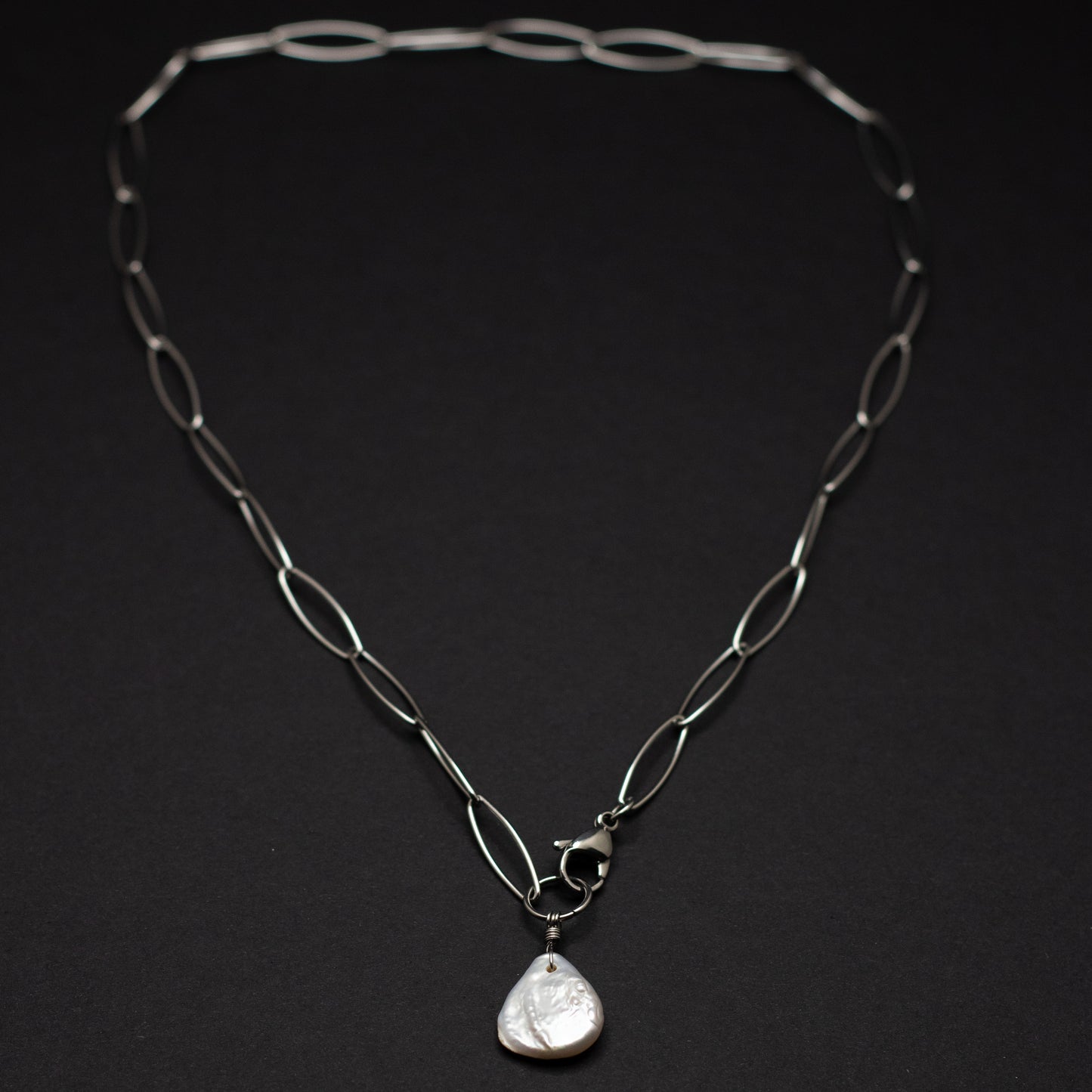 Pearl Teardrop Necklace (clasp-in-front)