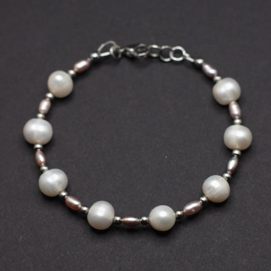 Classic Pearl Bracelet