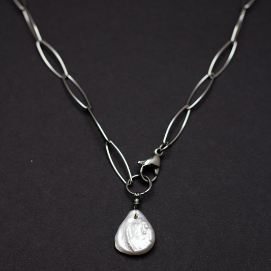 Pearl Teardrop Necklace (clasp-in-front)